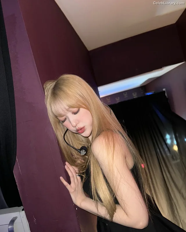 Odd Eye Circle photo 23 of 205