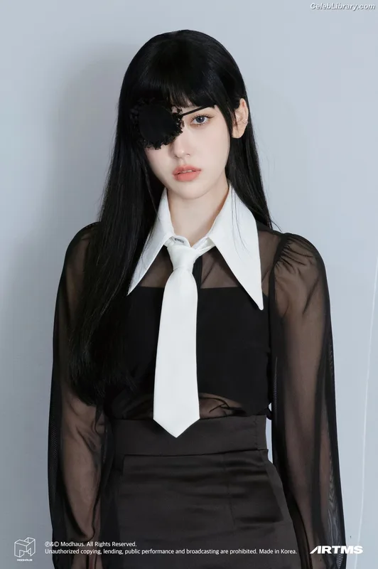 Odd Eye Circle photo 4 of 205