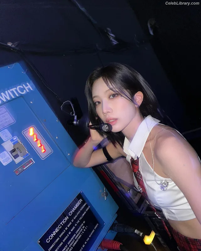 Odd Eye Circle photo 13 of 205