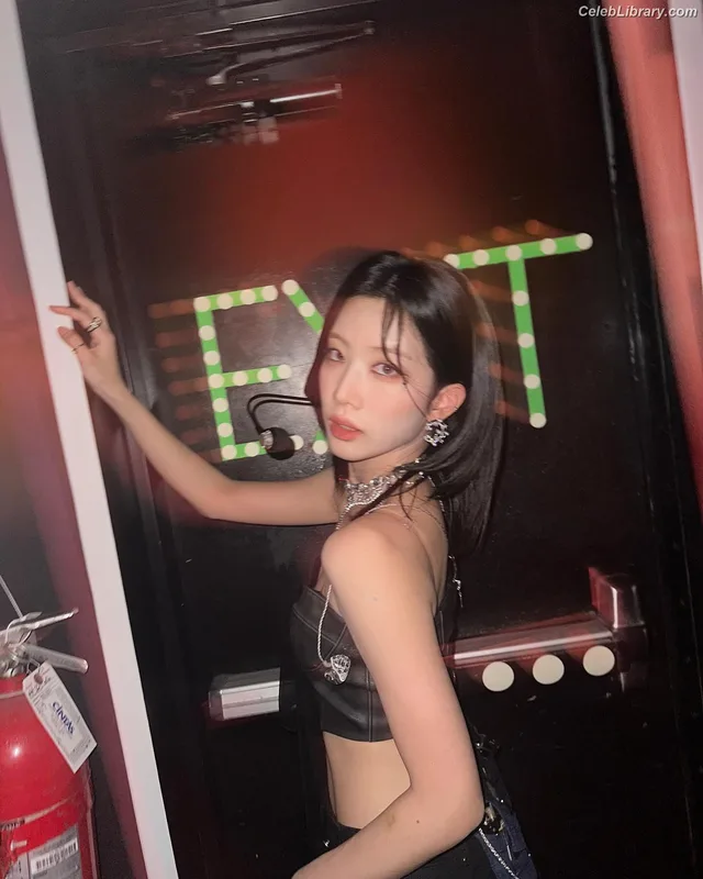 Odd Eye Circle photo 17 of 205
