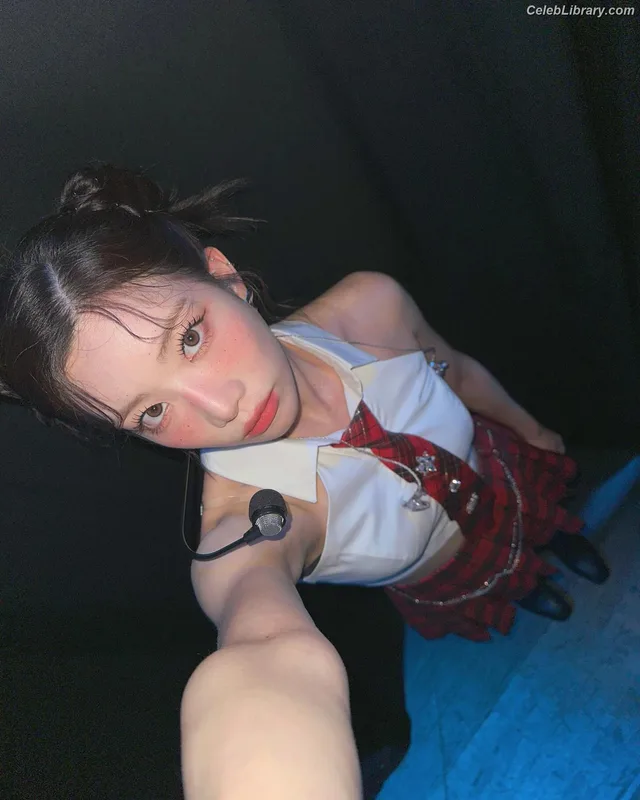 Odd Eye Circle photo 18 of 205