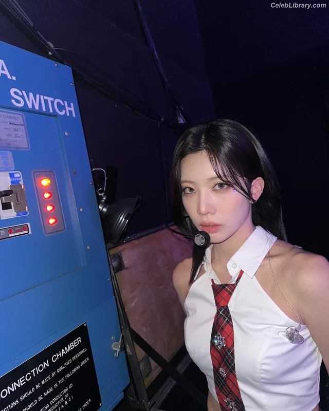 Odd Eye Circle photo 19 of 205