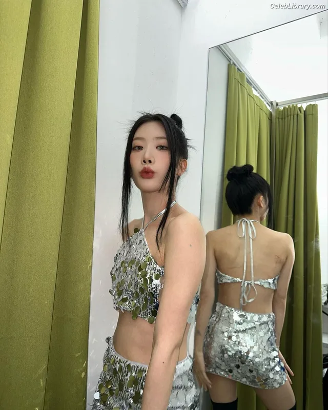 Odd Eye Circle photo 21 of 205