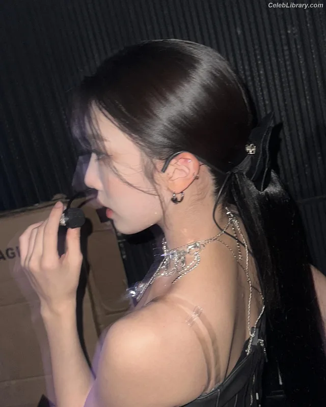 Odd Eye Circle photo 22 of 205
