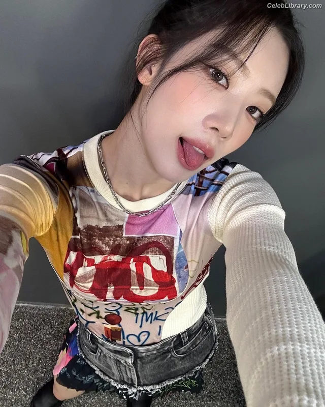 Odd Eye Circle photo 15 of 205
