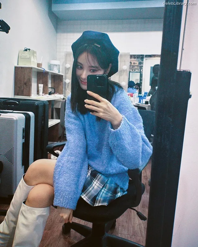 Odd Eye Circle photo 21 of 205