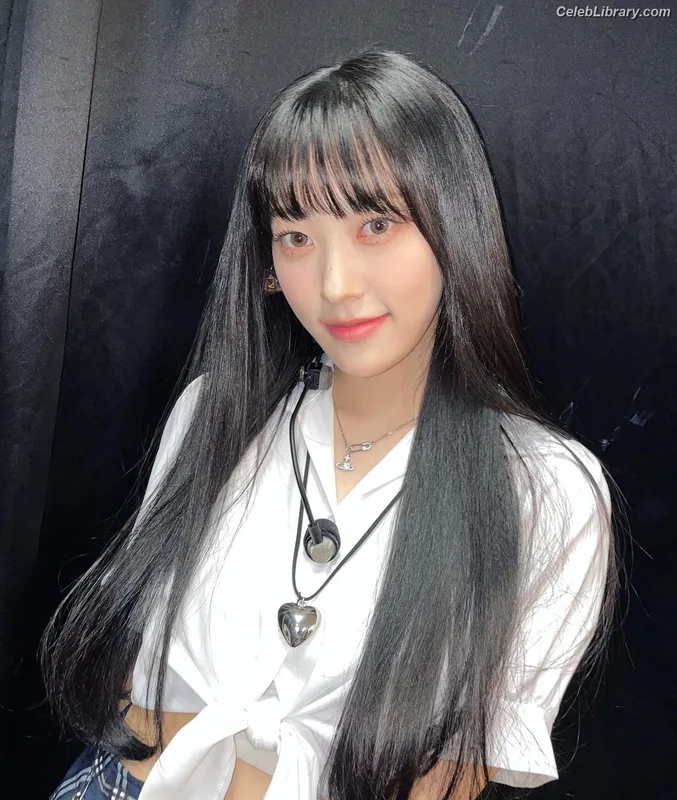 Odd Eye Circle photo 24 of 205
