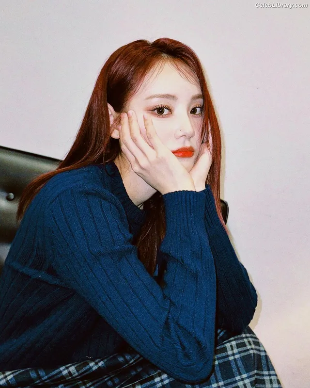 Odd Eye Circle photo 16 of 205