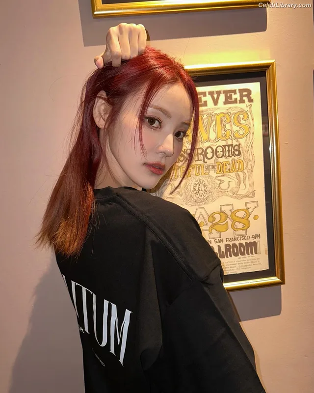 Odd Eye Circle photo 17 of 205