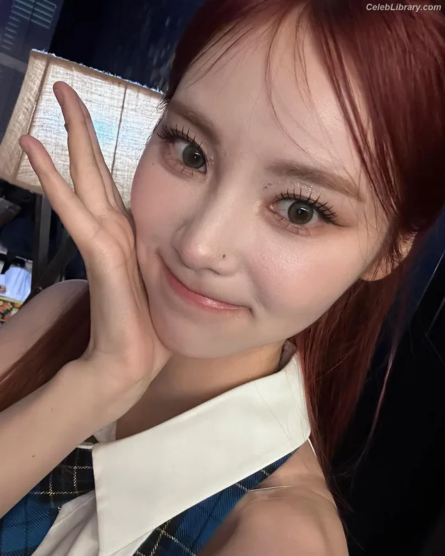 Odd Eye Circle photo 19 of 205