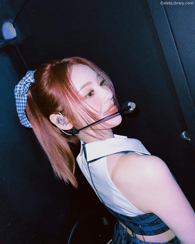 Odd Eye Circle photo 20 of 205