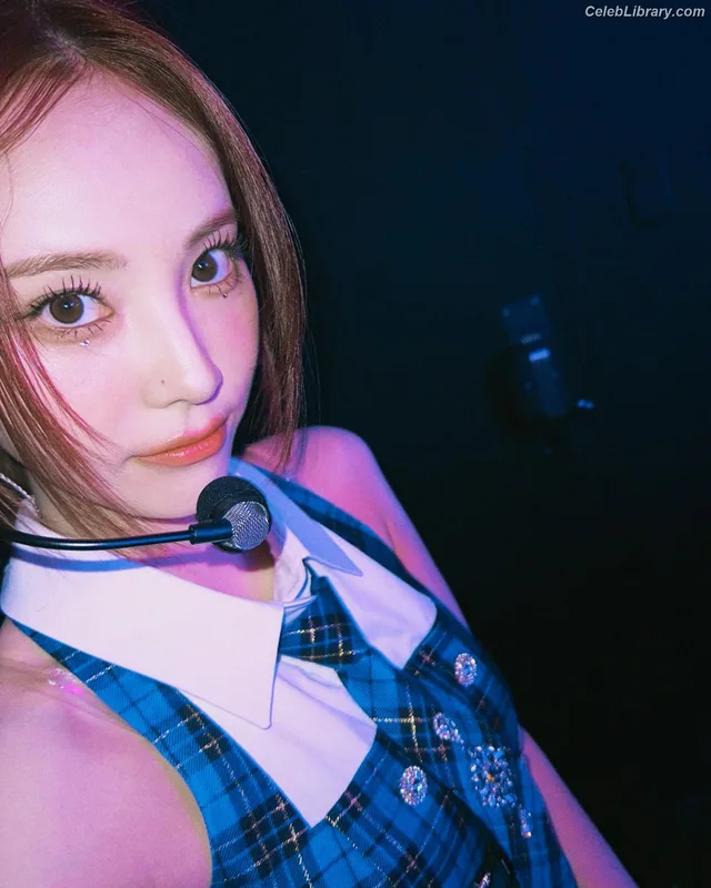 Odd Eye Circle photo 24 of 205
