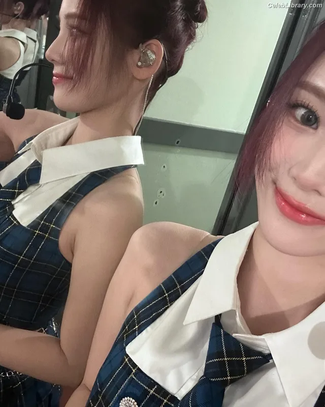 Odd Eye Circle photo 4 of 205