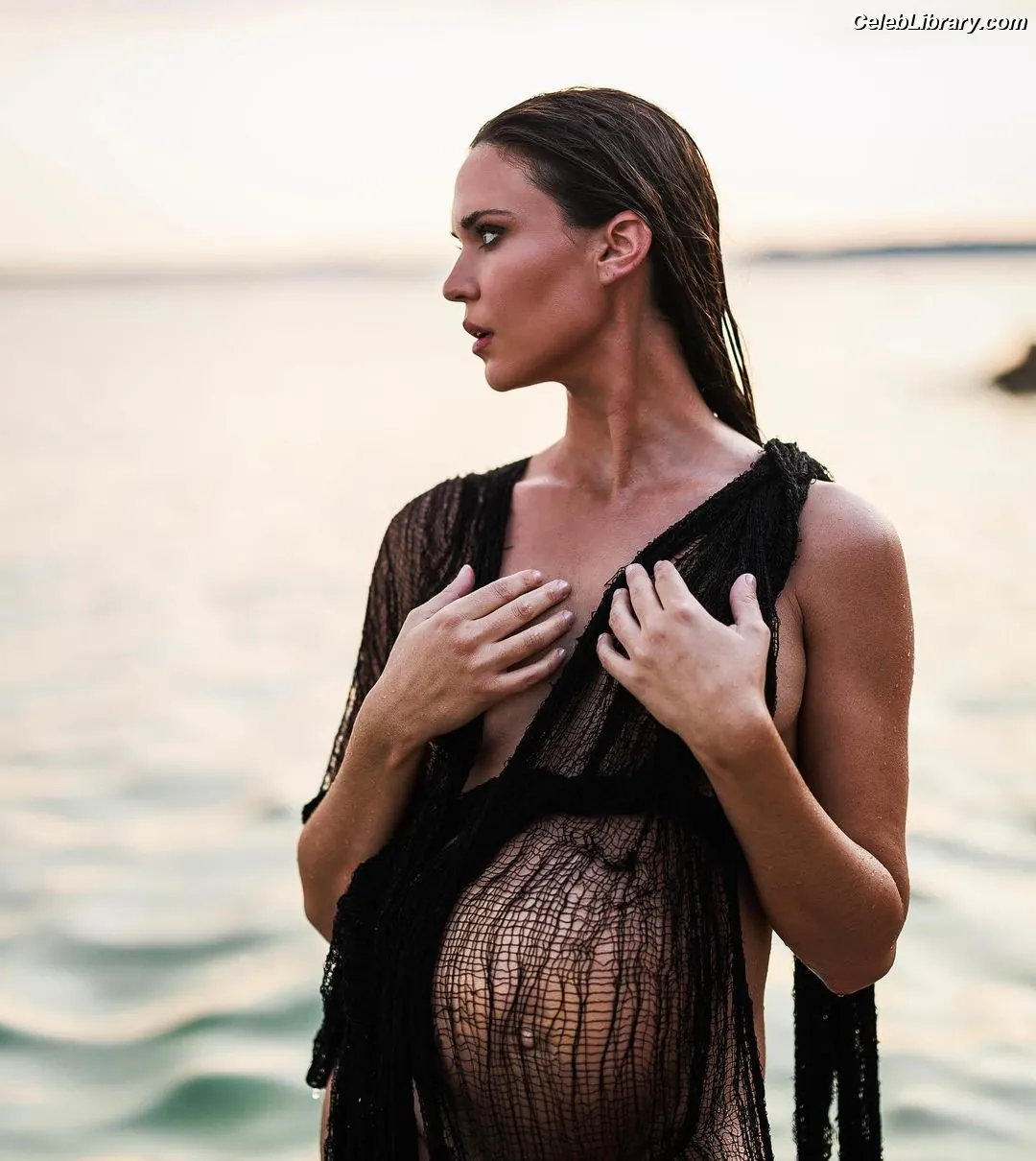 Odette Annable photo 17 of 89