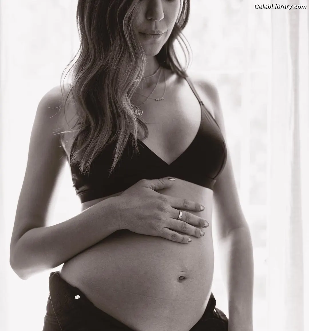 Odette Annable photo 8 of 89
