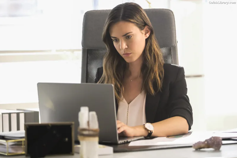 Odette Annable photo 2 of 90