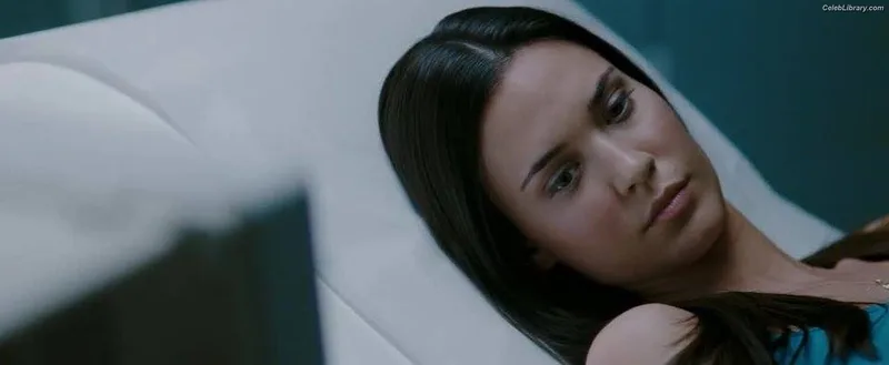 Odette Annable photo 7 of 90