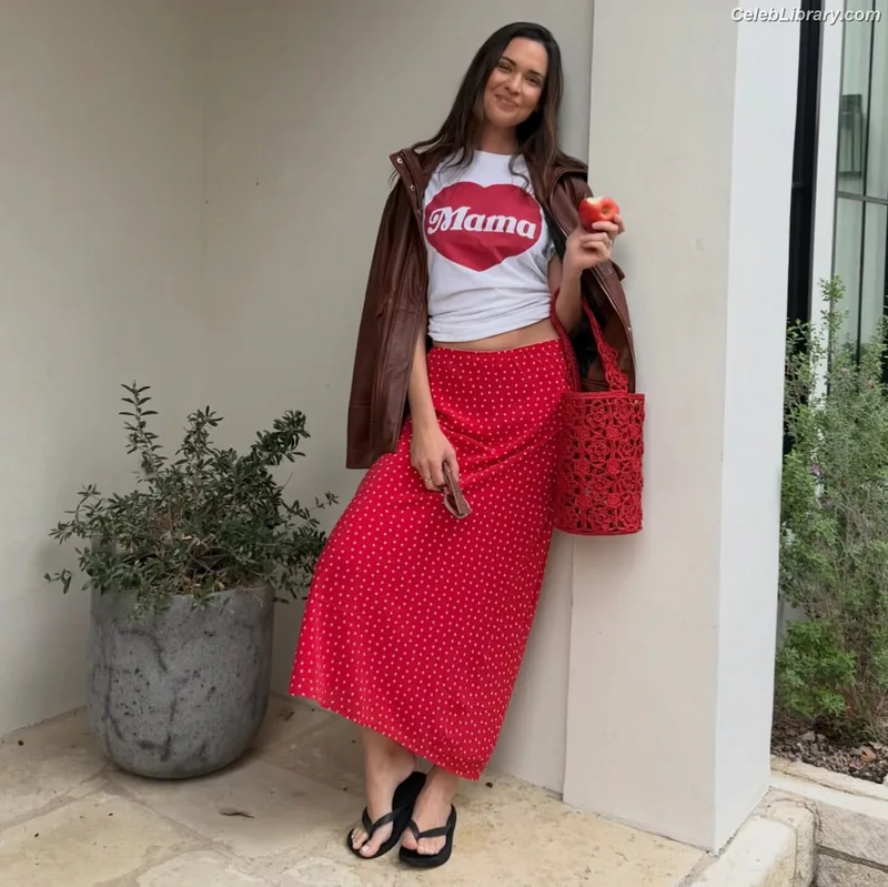 Odette Annable photo 10 of 90