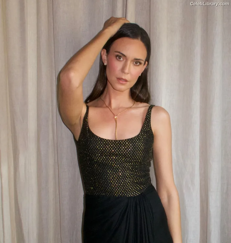 Odette Annable photo 13 of 90