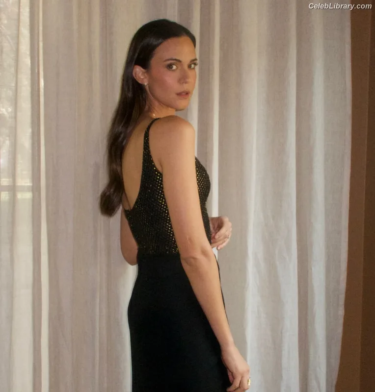 Odette Annable photo 14 of 90
