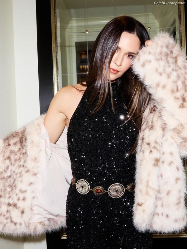 Odette Annable photo 24 of 90