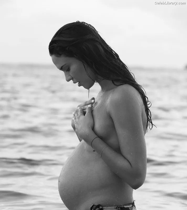 Odette Annable photo 21 of 90