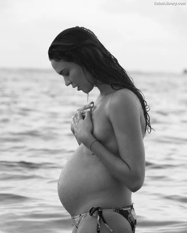 Odette Annable photo 2 of 90