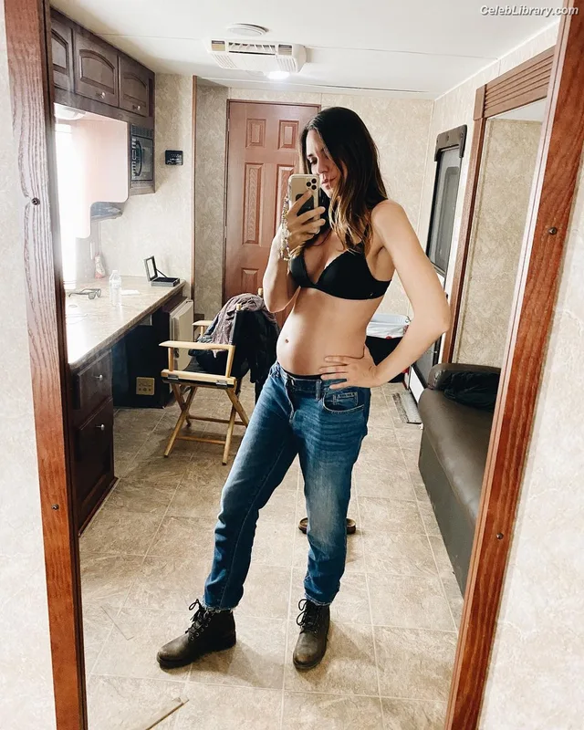 Odette Annable photo 7 of 90