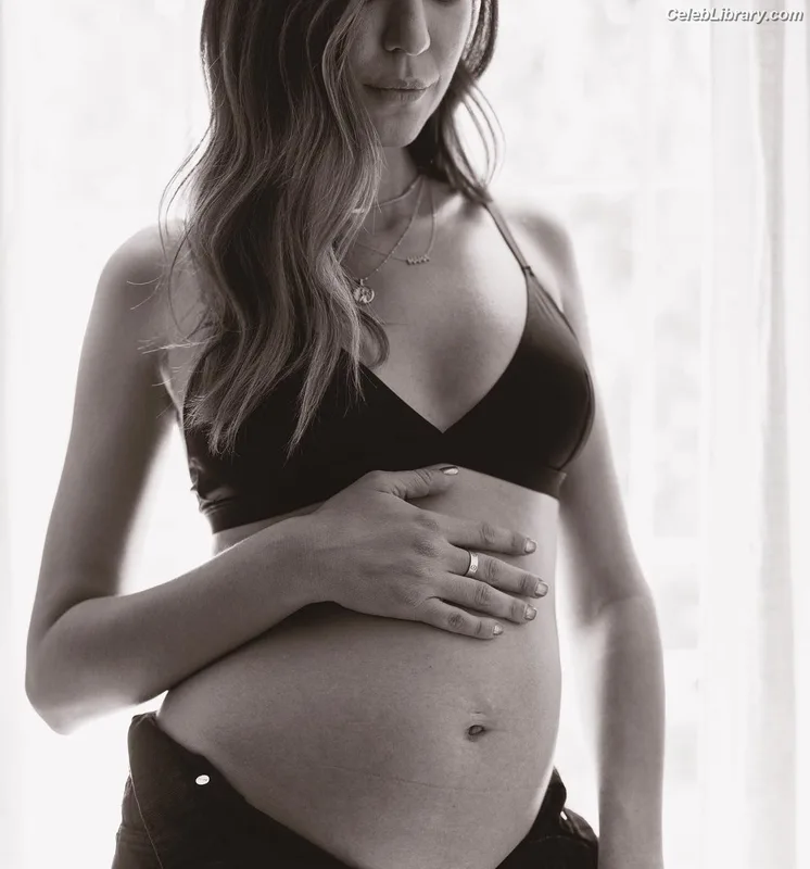 Odette Annable photo 8 of 90