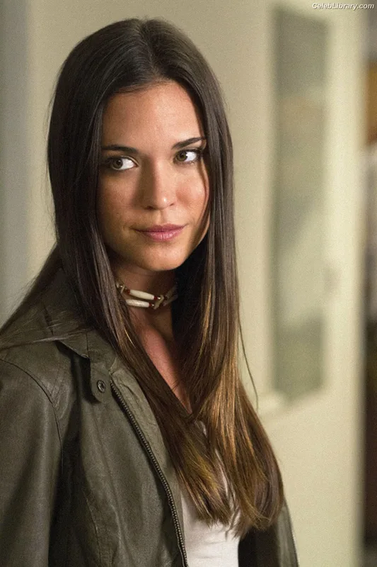 Odette Annable photo 13 of 90