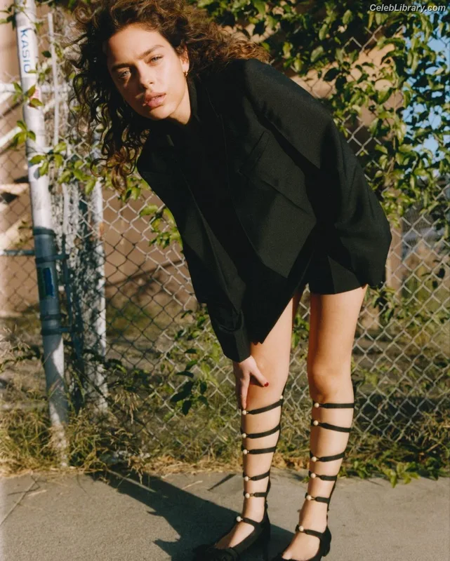 Odeya Rush photo 10 of 153