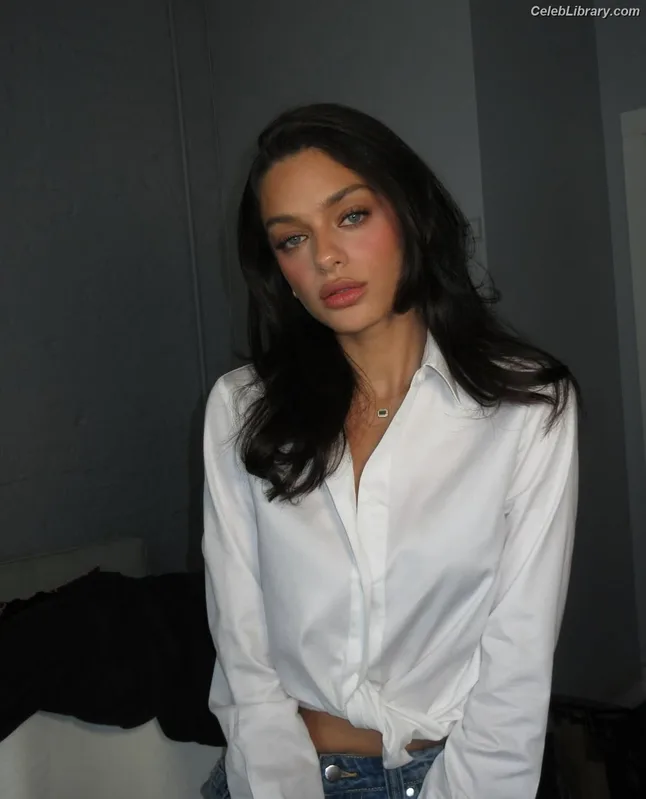 Odeya Rush photo 1 of 153