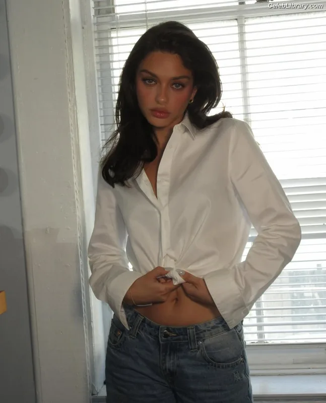 Odeya Rush photo 2 of 153