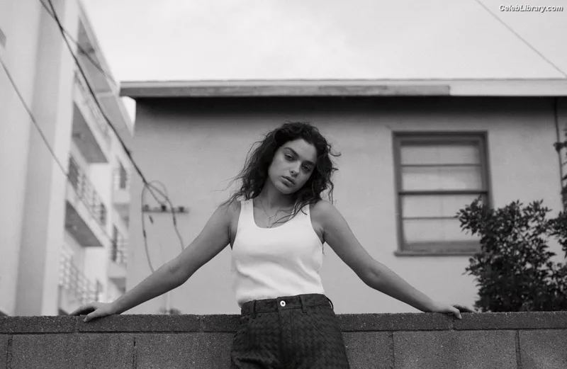 Odeya Rush photo 23 of 153