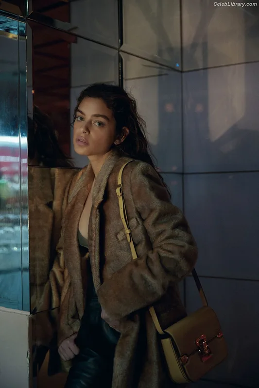 Odeya Rush photo 3 of 153