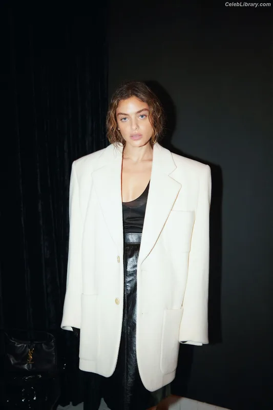 Odeya Rush photo 11 of 153