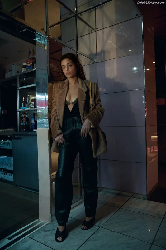 Odeya Rush photo 1 of 153