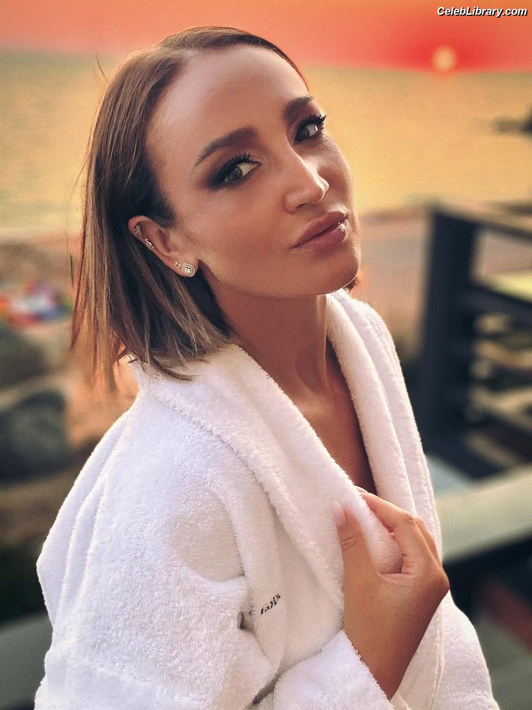 Olga Buzova photo 5 of 79