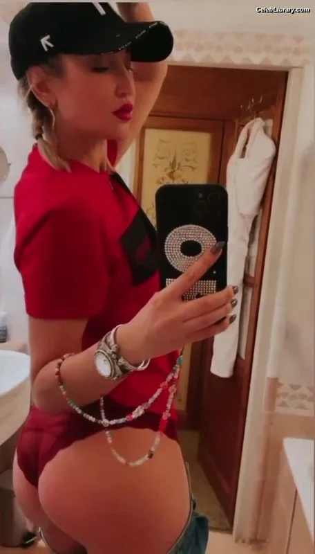 Olga Buzova photo 2 of 79