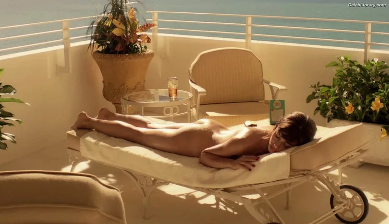 Olga Kurylenko photo 20 of 310
