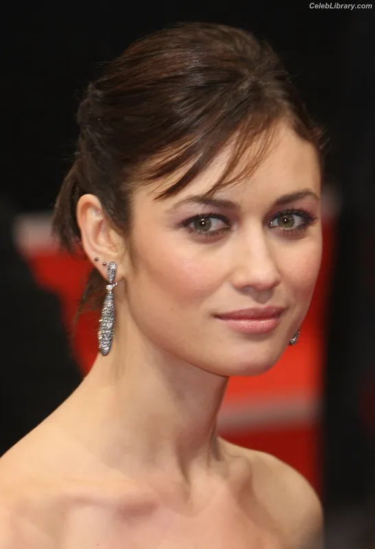 Olga Kurylenko photo 2 of 310