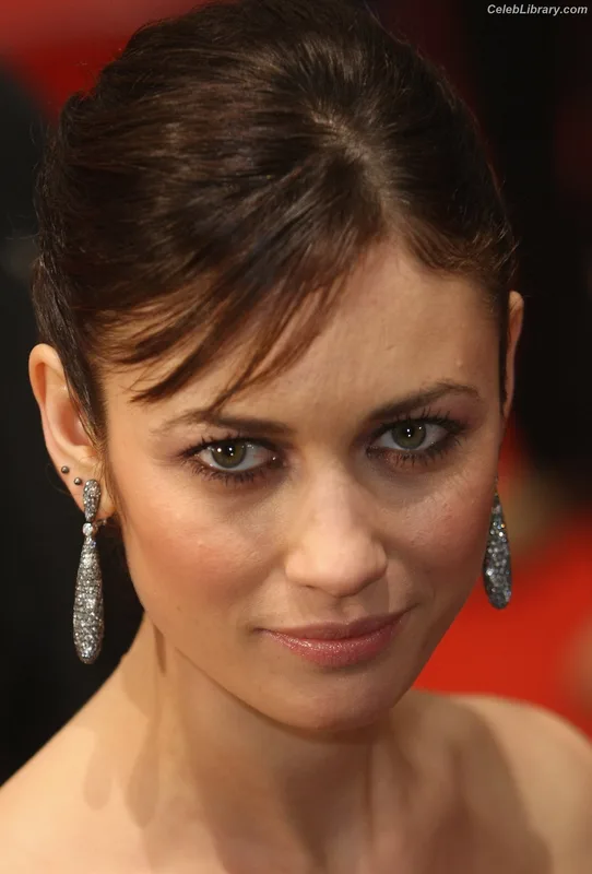 Olga Kurylenko photo 4 of 310