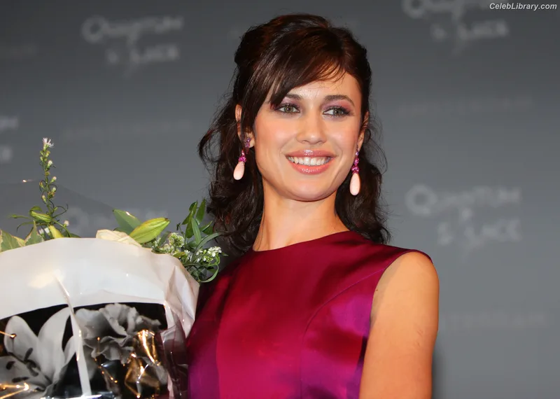 Olga Kurylenko photo 19 of 310
