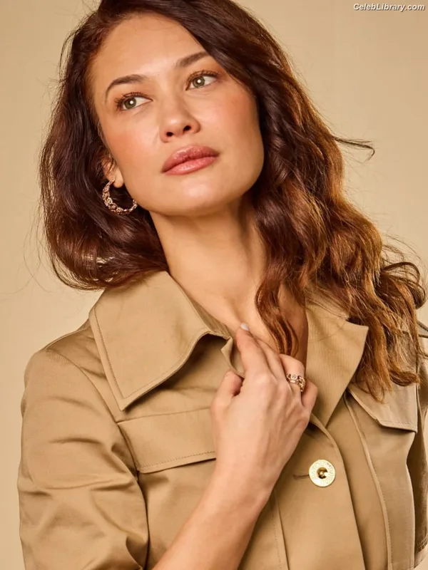 Olga Kurylenko photo 24 of 310