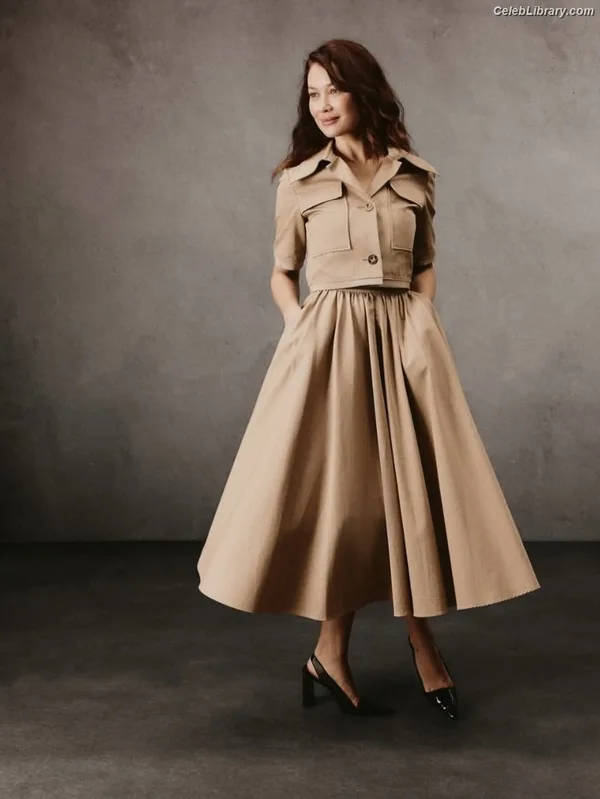 Olga Kurylenko photo 2 of 310
