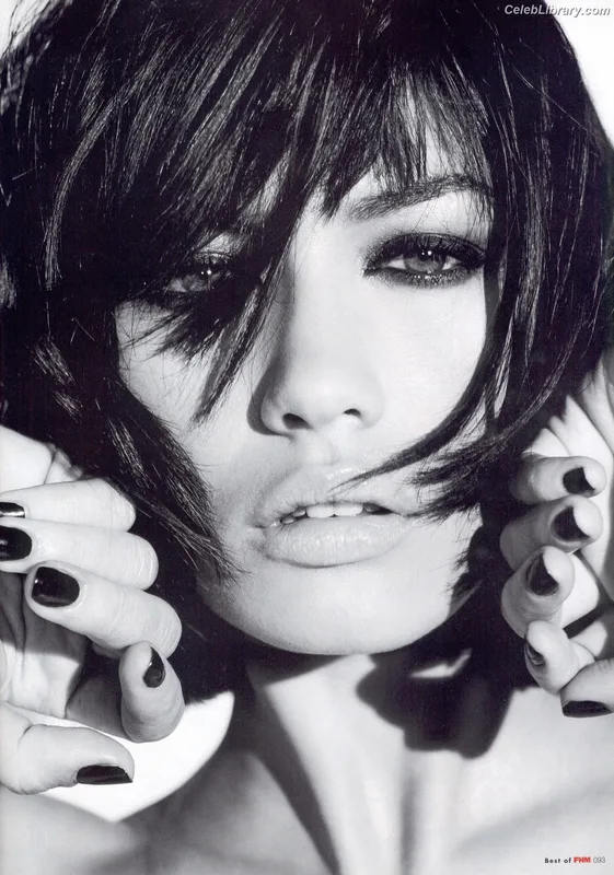Olga Kurylenko photo 2 of 310