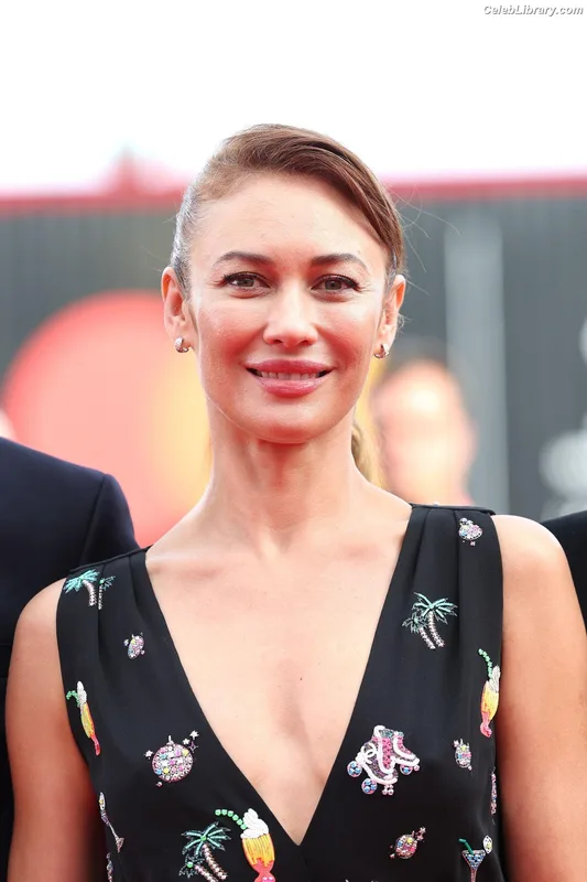 Olga Kurylenko photo 13 of 310