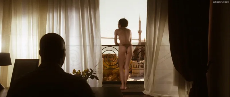 Olga Kurylenko photo 13 of 310