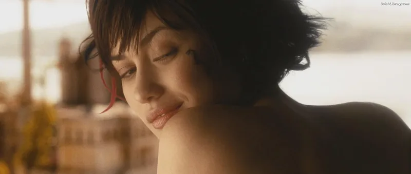 Olga Kurylenko photo 14 of 310