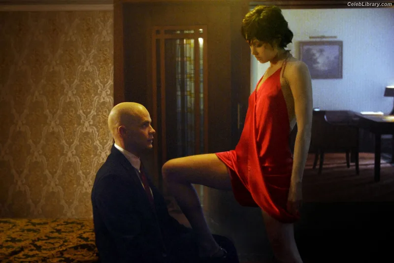 Olga Kurylenko photo 19 of 310